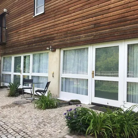 Small Ground Floor Apartment With Private Entrance Near Naumburg Bad Kosen